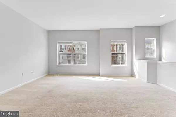 6315 CREEKBEND DR, Mechanicsburg, PA 17050