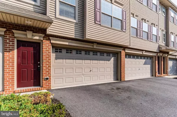 6315 CREEKBEND DR, Mechanicsburg, PA 17050