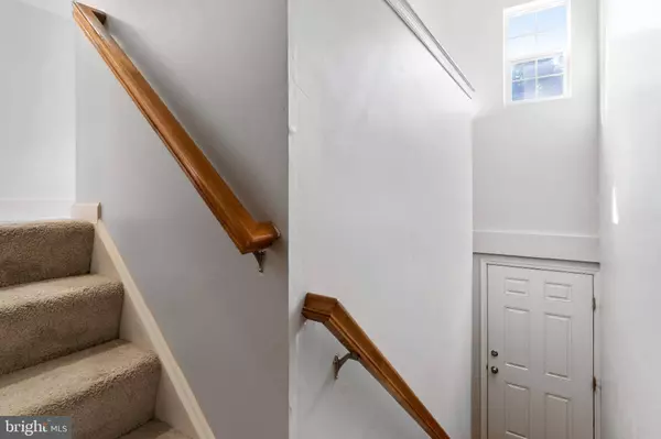 6315 CREEKBEND DR, Mechanicsburg, PA 17050