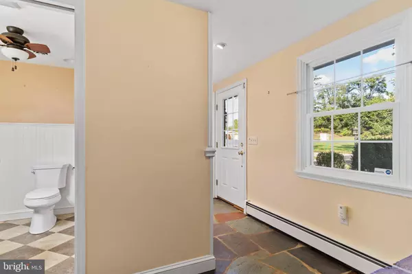 414 DEERFIELD RD, Camp Hill, PA 17011