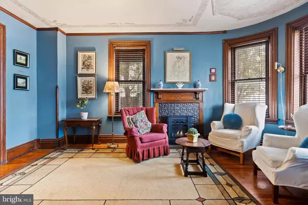 18 E KELLER ST, Mechanicsburg, PA 17055