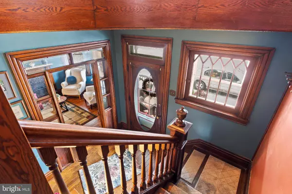 18 E KELLER ST, Mechanicsburg, PA 17055