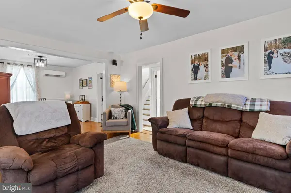 910 W LOUTHER ST, Carlisle, PA 17013