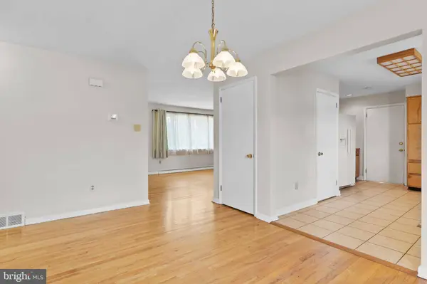 213 SUNSET DR, New Cumberland, PA 17070