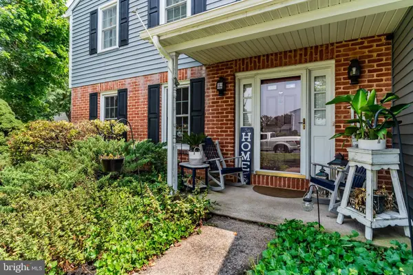 812 N MARKET ST, Mechanicsburg, PA 17055