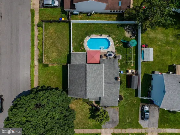 812 N MARKET ST, Mechanicsburg, PA 17055