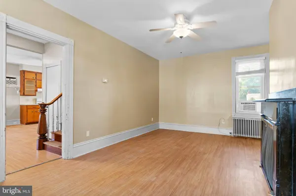 214 N COLLEGE ST, Carlisle, PA 17013