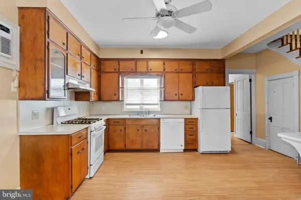 214 N COLLEGE ST, Carlisle, PA 17013