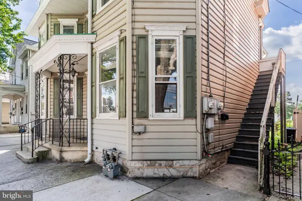 214 N COLLEGE ST, Carlisle, PA 17013