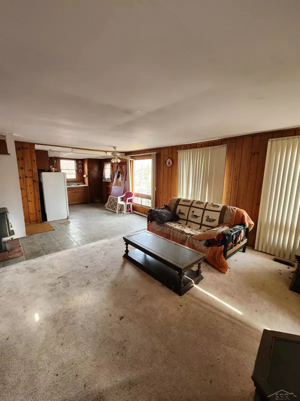 1496 Center Avenue, Gladwin, MI 48624