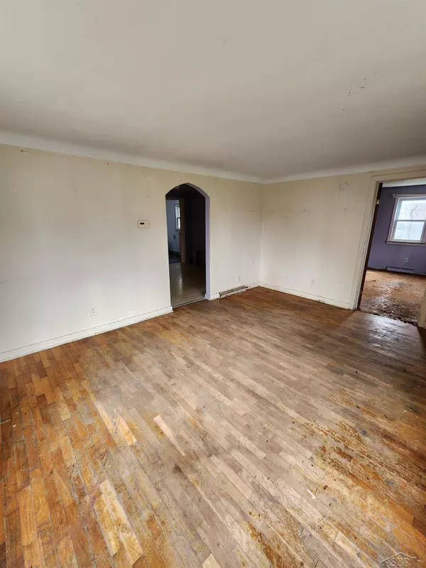 6490 Stroebel Road, Saginaw, MI 48609