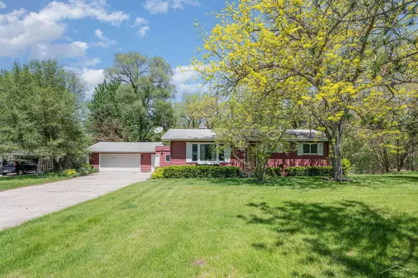 11420 Lakefield Road, Saint Charles, MI 48655