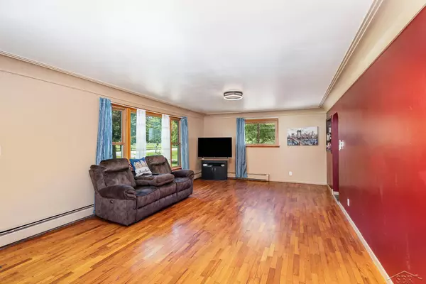 11420 Lakefield Road, Saint Charles, MI 48655