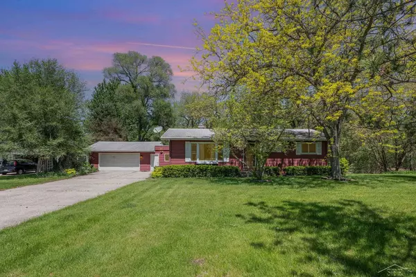 11420 Lakefield Road, Saint Charles, MI 48655