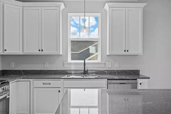 508 Broad Creek CT, Seneca, SC 29678