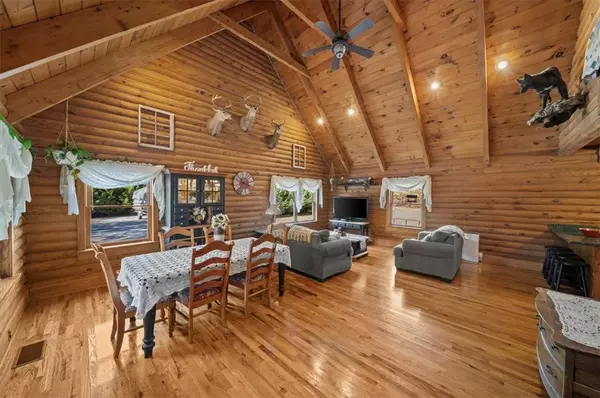 131 Rodeo DR, Seneca, SC 29678