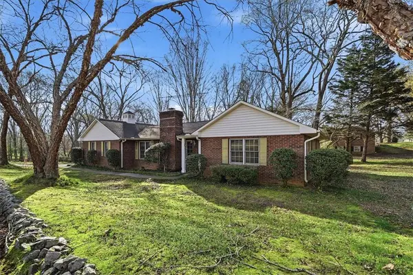 98 Mountain View DR, Walhalla, SC 29691