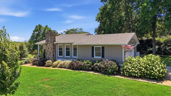 1800 Grandview DR, Seneca, SC 29672
