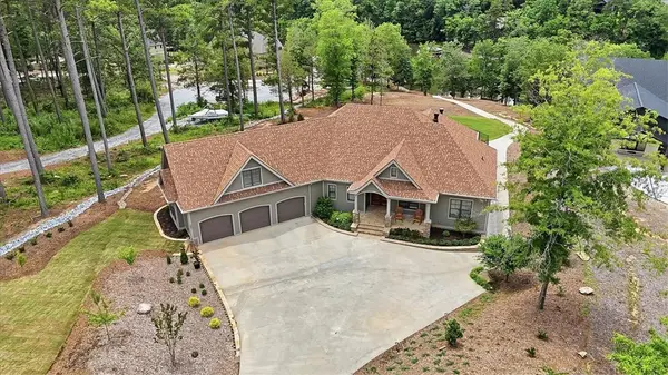 201 Harbor Point RD, Seneca, SC 29672