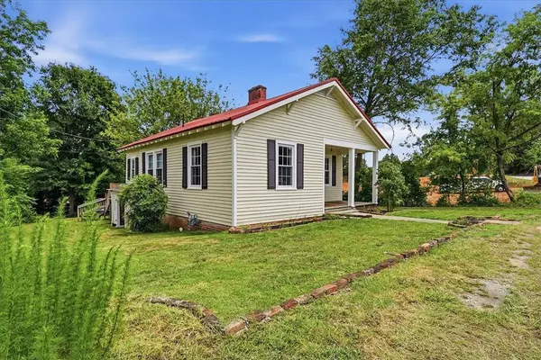 1207 Goddard AVE, Seneca, SC 29678