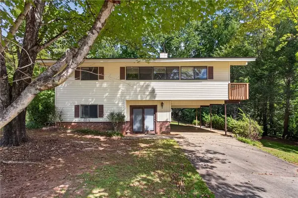 801 Longforest DR, Seneca, SC 29672