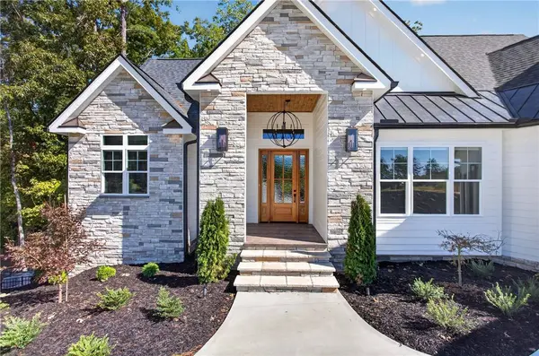 771 Sunset Cove DR, West Union, SC 29696