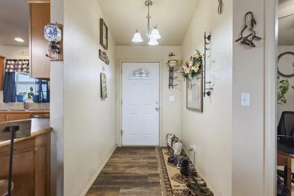 22950 1130 Rd, Bessie, OK 73622