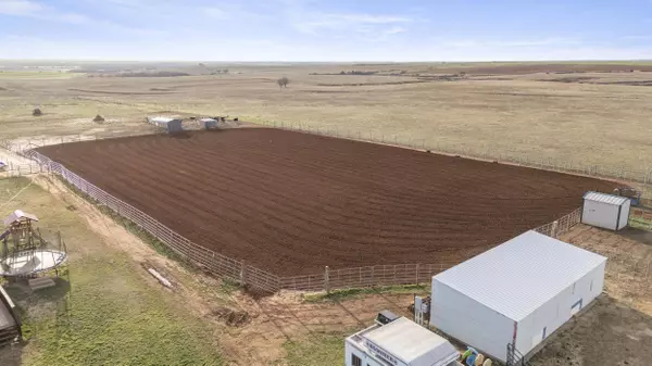 22950 1130 Rd, Bessie, OK 73622