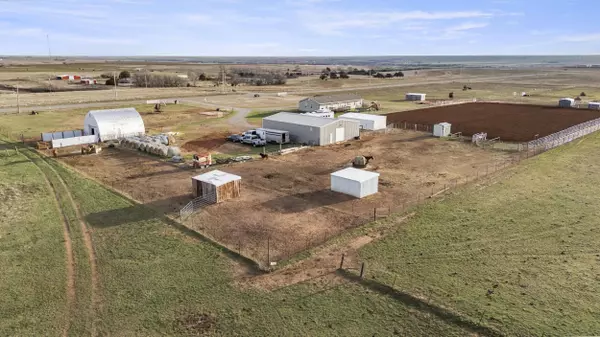 22950 1130 Rd, Bessie, OK 73622