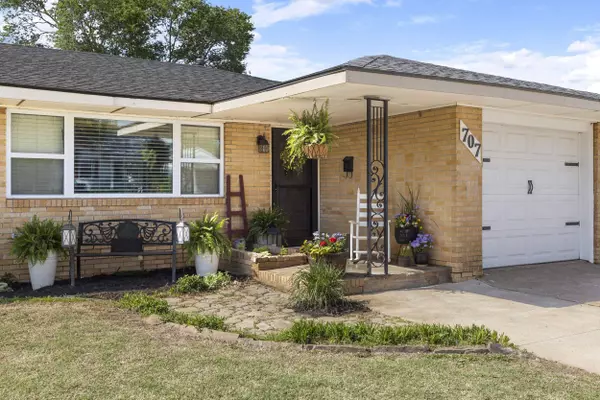 707 Sunset, Alva, OK 73717