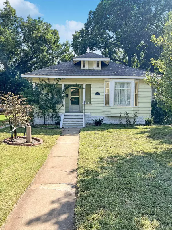 717 Locust, Alva, OK 73717