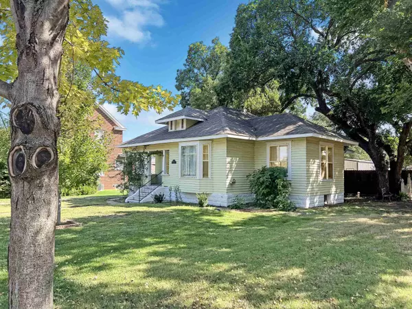 717 Locust, Alva, OK 73717