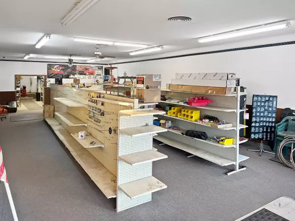 104 S Grand Ave, Cherokee, OK 73728