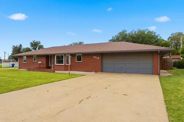 1215 S Grand Ave., Cherokee, OK 73728