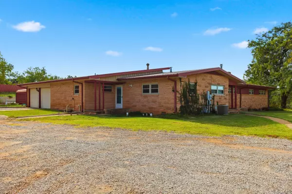 1301 S 8th, Alva, OK 73717