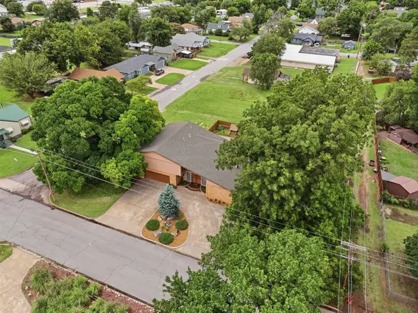 121 W 12th Street, Cherokee, OK 73728