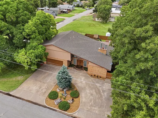 121 W 12th Street, Cherokee, OK 73728