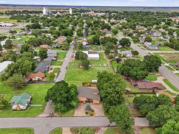 121 W 12th Street, Cherokee, OK 73728