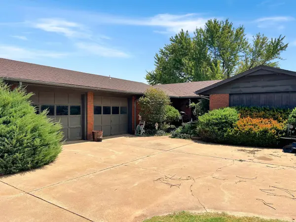 3181 Douglas Ave., Alva, OK 73717