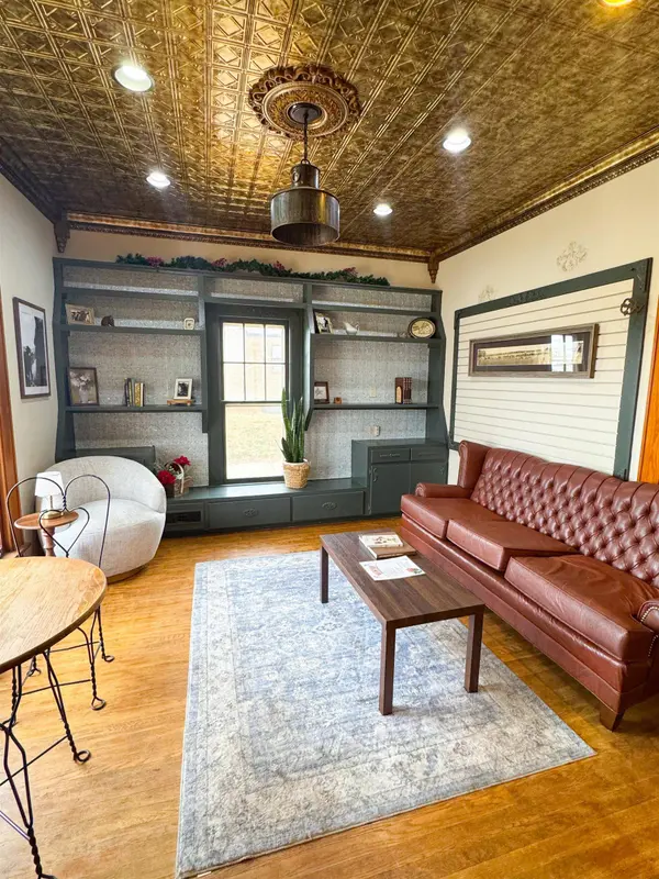 319 Oklahoma Blvd, Alva, OK 73717-73