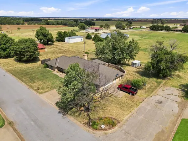 1020 Hadwiger Dr., Cherokee, OK 73717