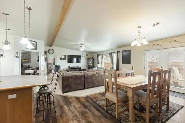 22950 E 1130 Rd, Bessie, OK 73622