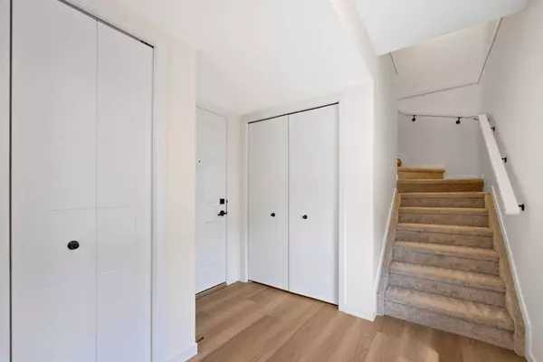 787 South Point Heath SW, Airdrie, AB T4B 5M7