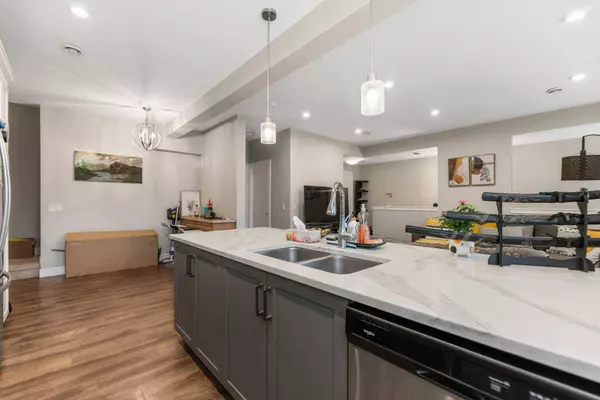19618 42 ST Southeast, Calgary, AB T3M 3A7