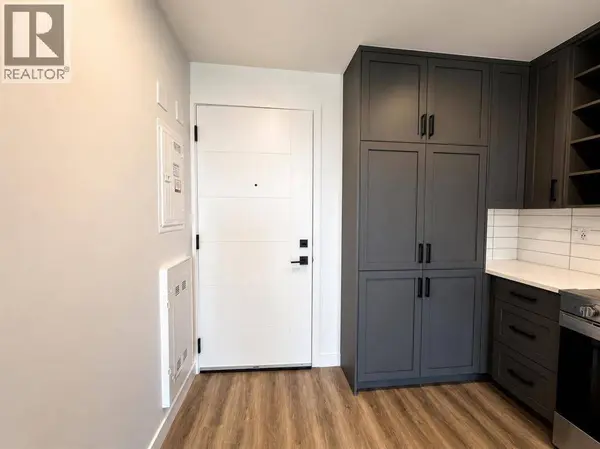 509, 3107 Warren Street NW, Calgary, AB T3B0M2
