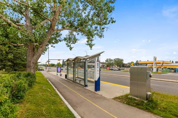 109 Falshire TER NE, Calgary, AB T2G 5K9