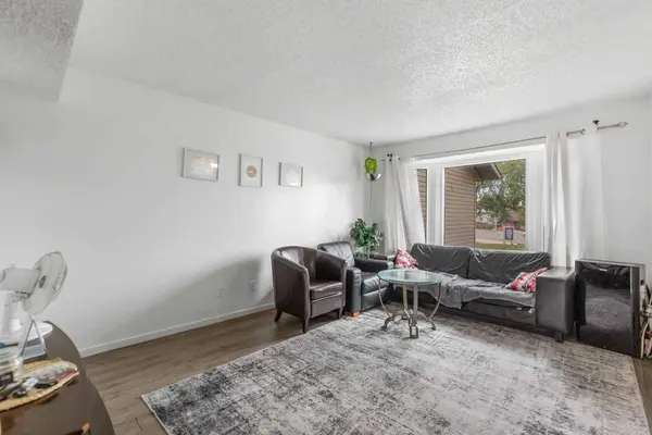 109 Falshire TER NE, Calgary, AB T2G 5K9