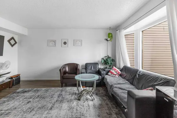 109 Falshire TER NE, Calgary, AB T2G 5K9