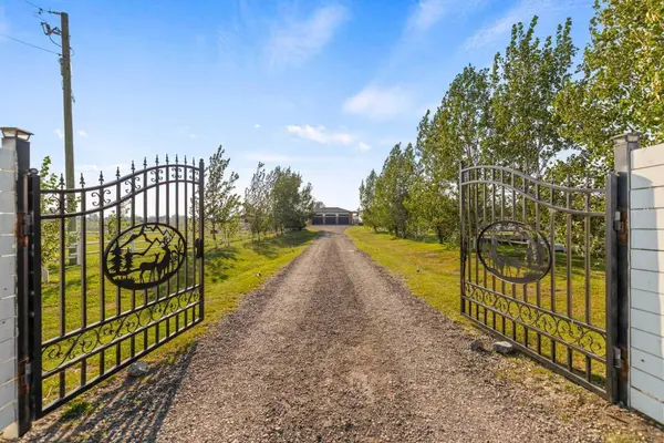 234075 Boundary RD, Rural Rocky View County, AB T0J 1X0