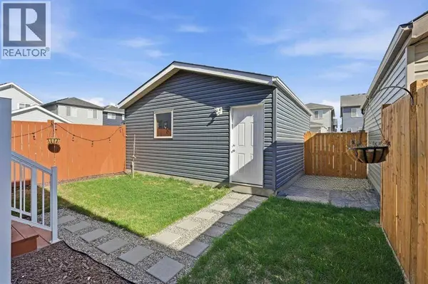 44 Amblefield Avenue NW, Calgary, AB T3P2C1